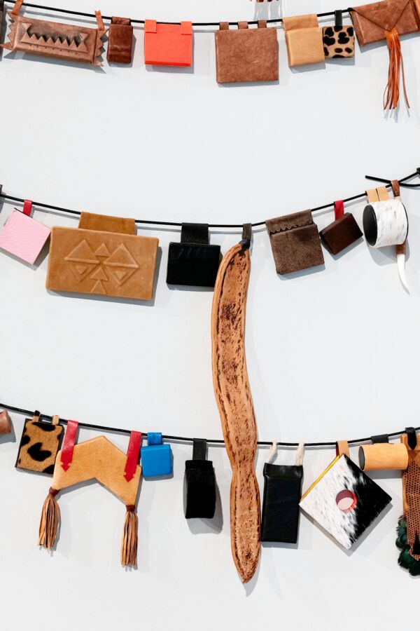 Detaljer av verket Hijab (Annual Protection)﻿, Ahmed Umar. Fotografert av Ingvild Brekke Myklebust