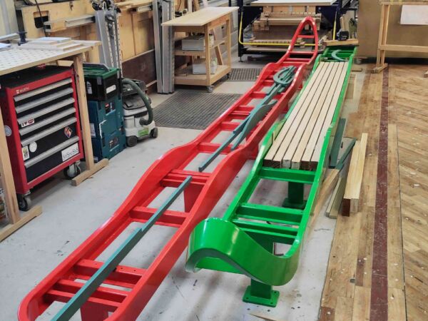 Sayed Sattar Hasans benker  på verksted