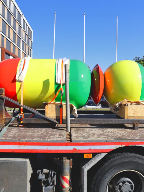 Bein av Sayed Sattar Hasan under frakt