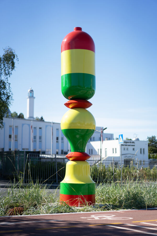 Skulpturen "Bein" (2025) av Sayed Sattar Hasan. Foto av Sayed Sattar Hasan