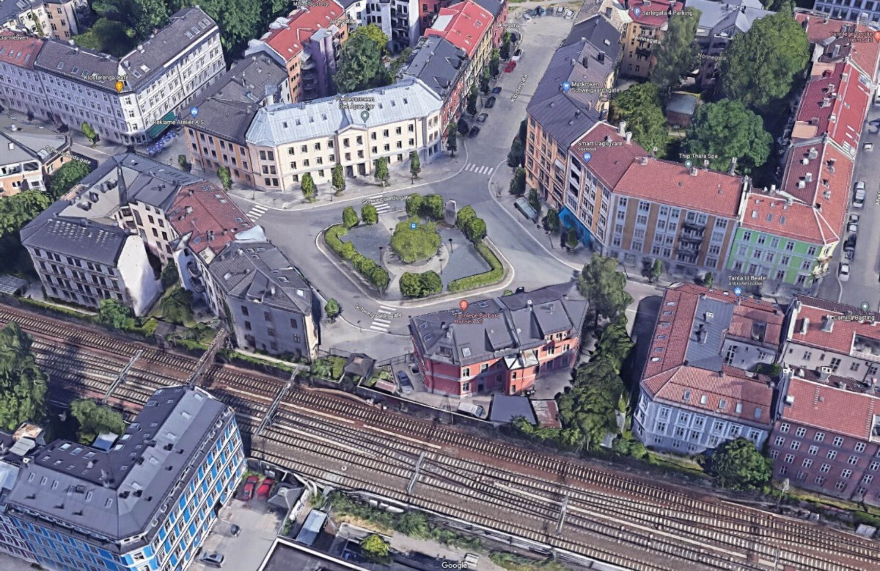 dronebilde av utsnitt gamlebyen med Harald Haardraades plass i sentrum av bildet