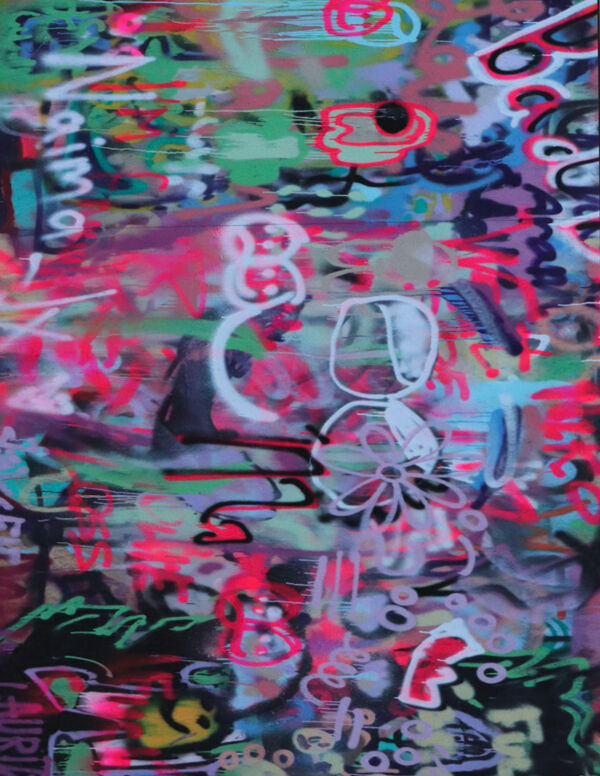 Detaljrikt graffiti motiv med sterke farger som grønt, rosa, hvitt og blått. Foto.