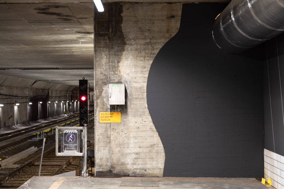 Veggmaleri ved en t-banetunnel. Foto.