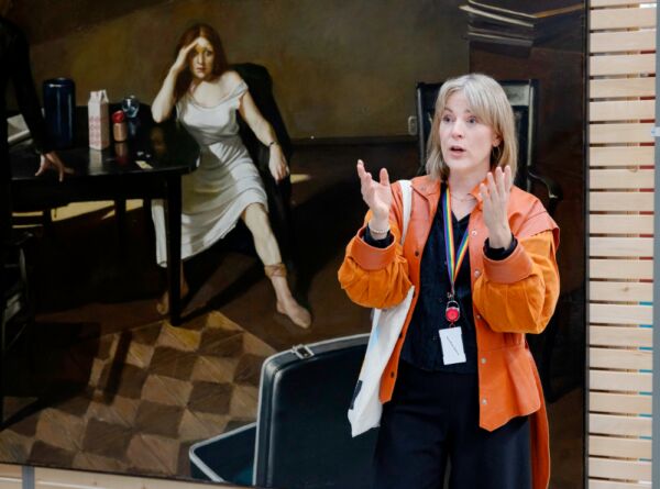 Foto fra omvisning i Oslo kommunes kunstsamlings magasin på Gamle Munch