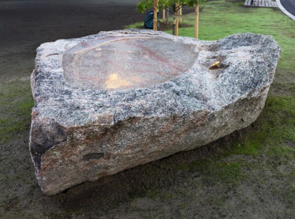 Foto av skulptur fra serien "Gjemme" av Knut Wold og Peter Johansson/Barbro Westling ved Østre parkdrag Ensjø