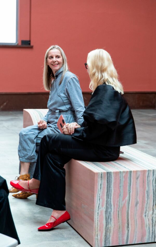 Skulpturen "seng" av AK Dolven på Vigelandsmuseet