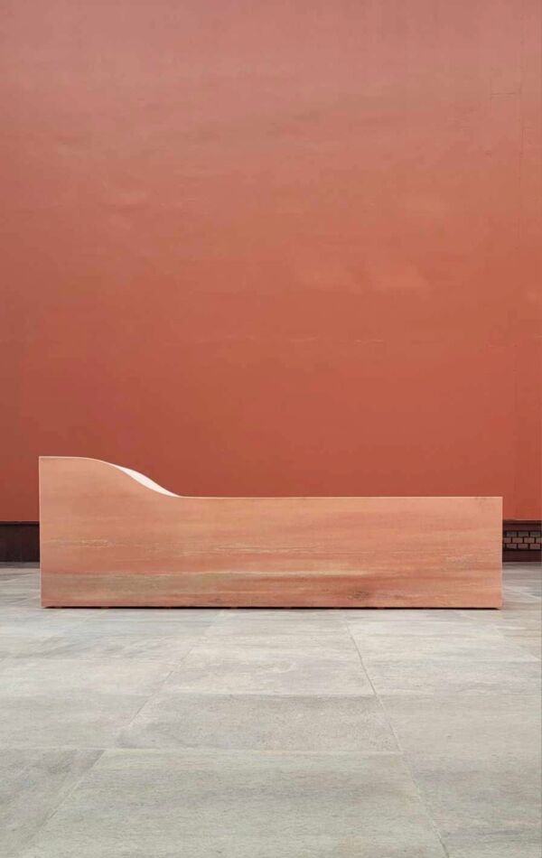 Skulpturen "seng" av AK Dolven på Vigelandsmuseet