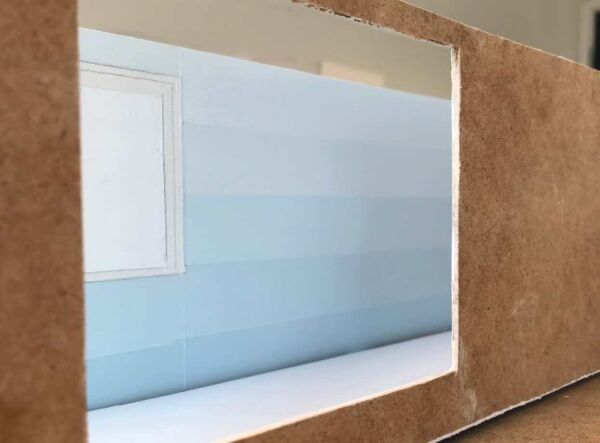 Foto av modell av Marianne Brekkes veggmaleri.