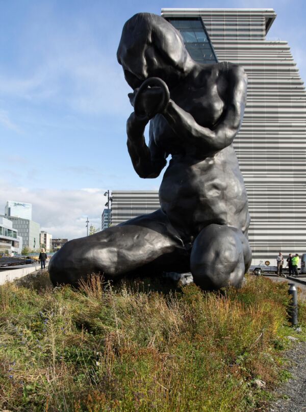 Foto fra enga rundt Moren av Tracey Emin