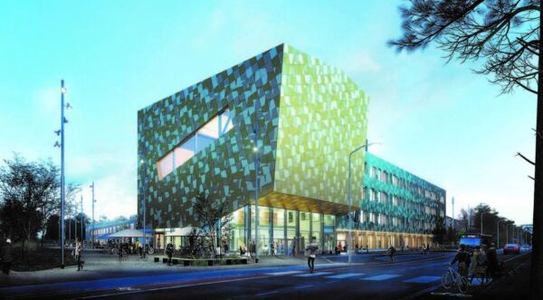 Stort firkantet bygg med avlangt sidebygning, i grønt og blått. Illustrasjon.